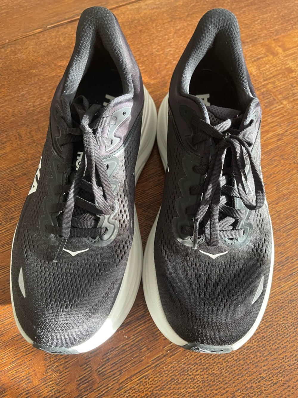 Hoka Black and White Bondi 9 - worn 1x - Picture 3 of 11